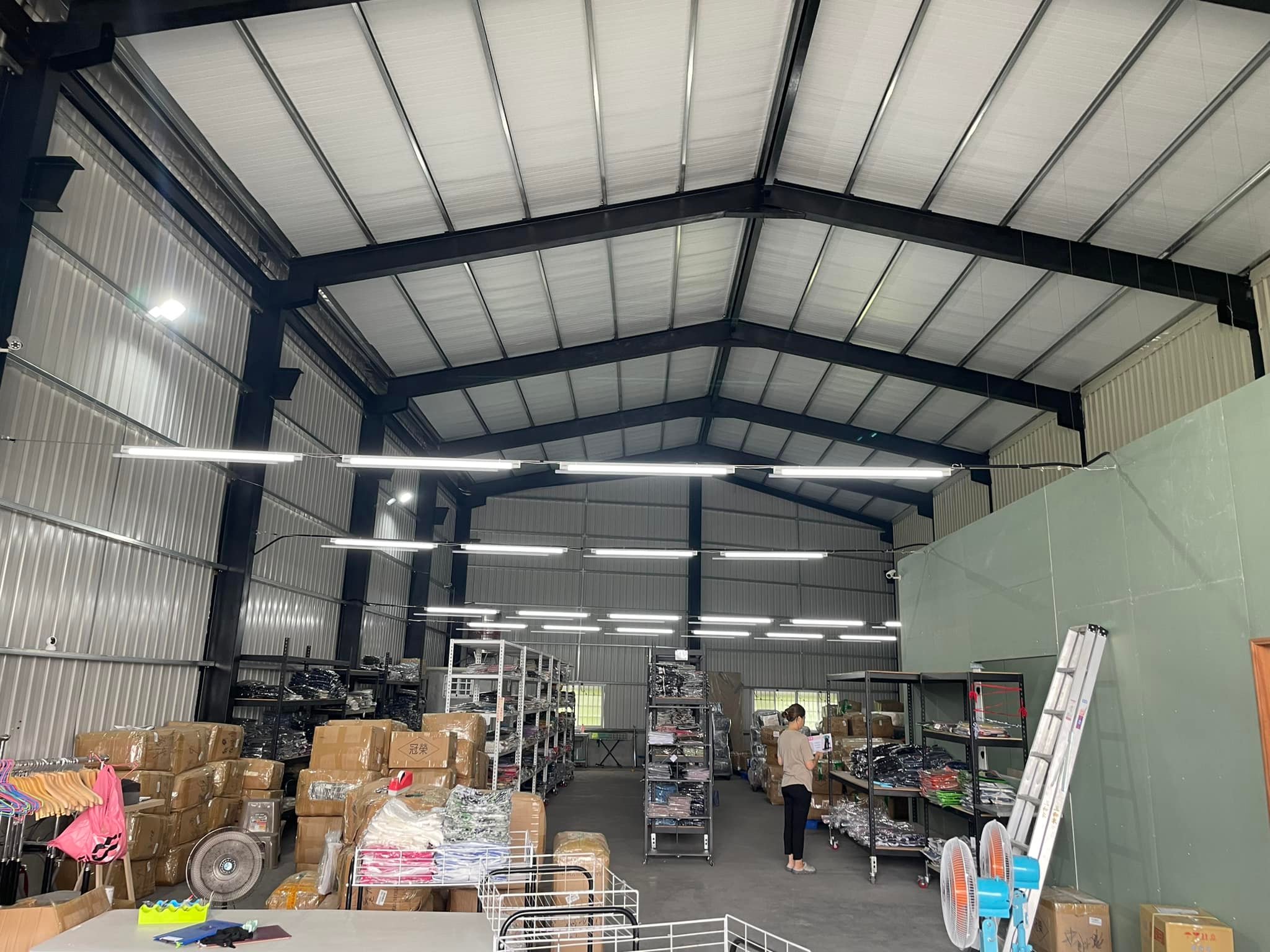 高雄照明與電力線路配置